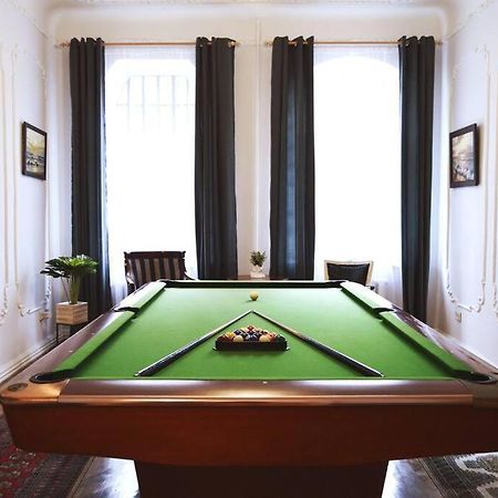 Unique Spacious Classic 3 Bedroom Midtown Apartment ! Billiard Room ! Riga Exterior foto