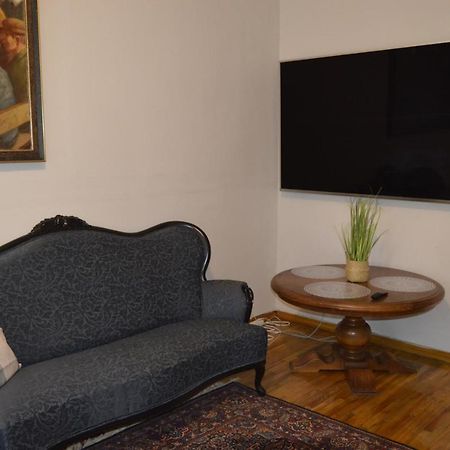 Unique Spacious Classic 3 Bedroom Midtown Apartment ! Billiard Room ! Riga Exterior foto