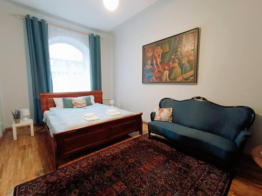 Unique Spacious Classic 3 Bedroom Midtown Apartment ! Billiard Room ! Riga Exterior foto