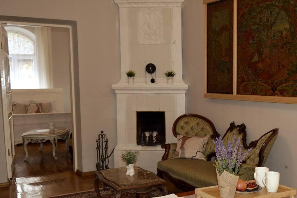 Unique Spacious Classic 3 Bedroom Midtown Apartment ! Billiard Room ! Riga Exterior foto