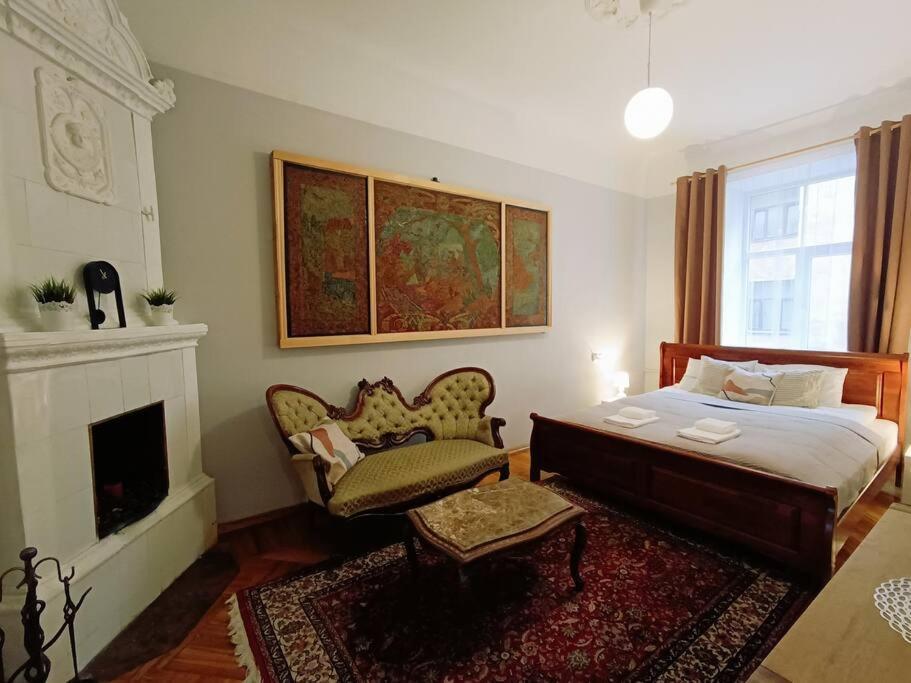 Unique Spacious Classic 3 Bedroom Midtown Apartment ! Billiard Room ! Riga Exterior foto