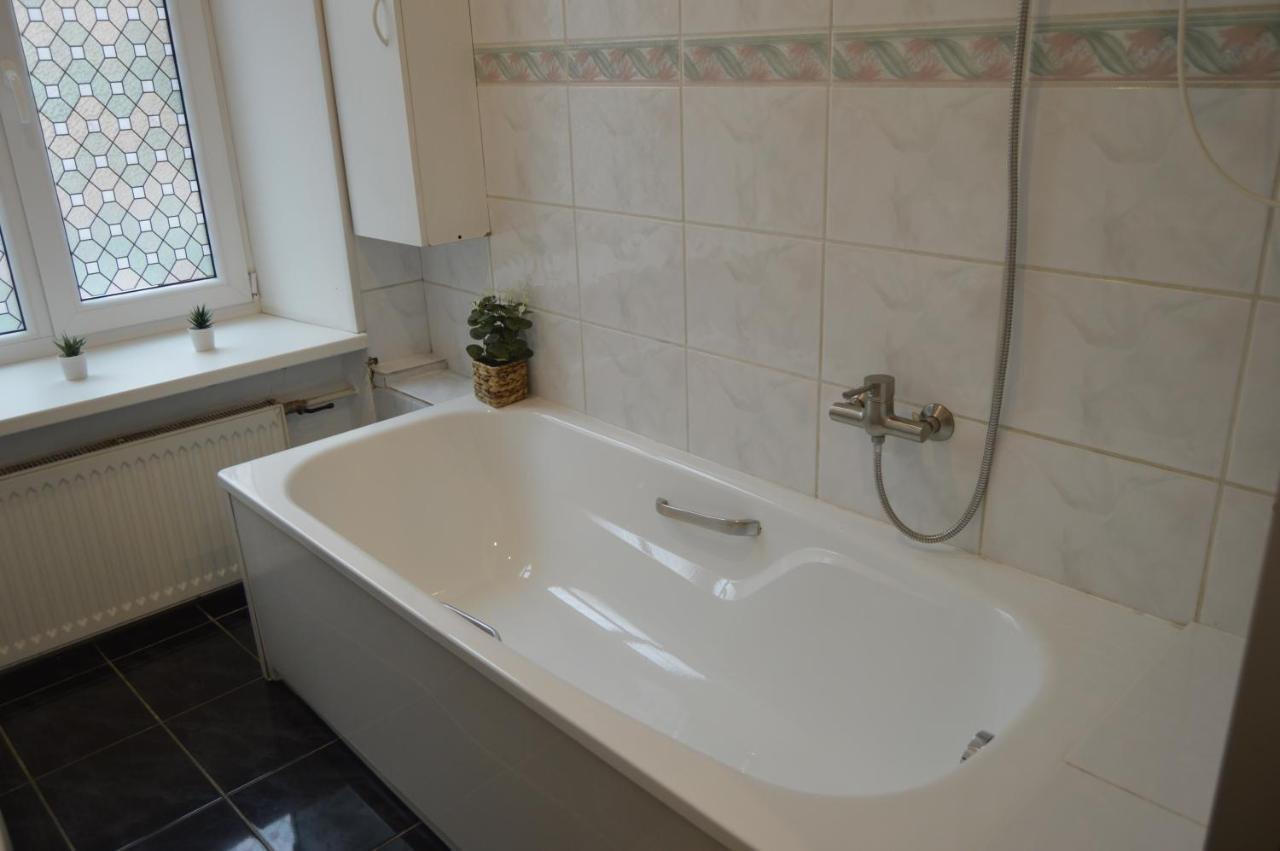 Unique Spacious Classic 3 Bedroom Midtown Apartment ! Billiard Room ! Riga Exterior foto