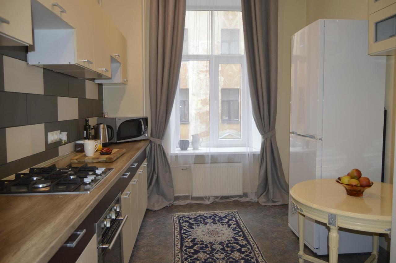 Unique Spacious Classic 3 Bedroom Midtown Apartment ! Billiard Room ! Riga Exterior foto
