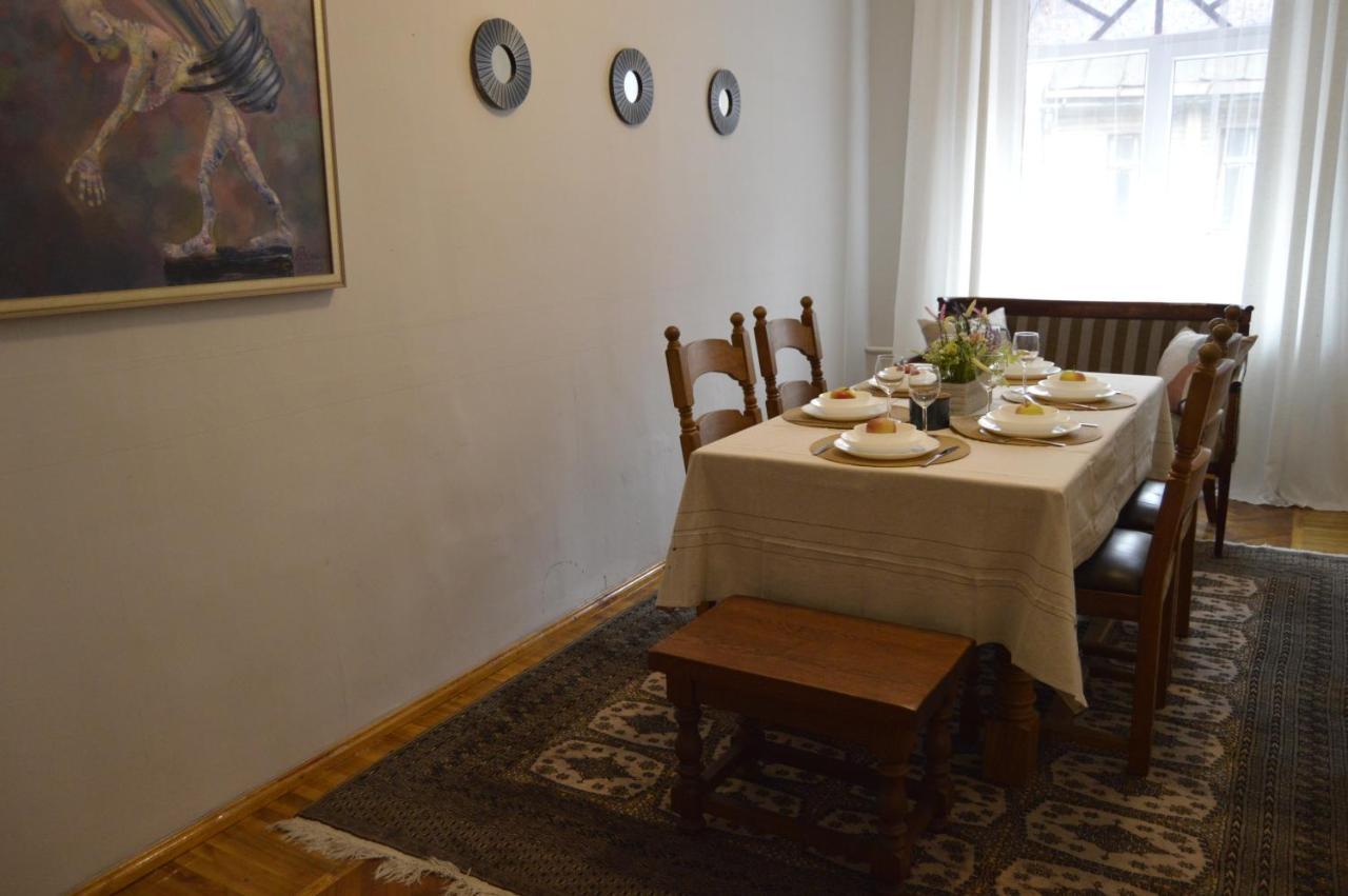 Unique Spacious Classic 3 Bedroom Midtown Apartment ! Billiard Room ! Riga Exterior foto